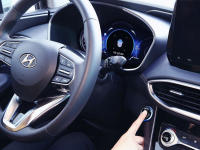 Hyundai Santa Fe станет первым автомобилем с доступом по отпечатку пальца