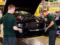 Jaguar Land Rover приостановит выпуск машин из-за нехватки микросхем