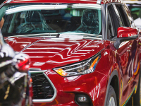 Toyota остановит производство машин на пяти заводах