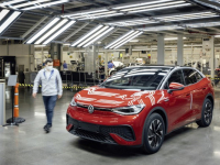 Volkswagen начал производство нового электрического купе-кроссовера ID.5