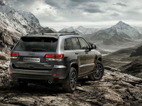 Компания Jeep увеличила стоимость Grand Cherokee на 200 тысяч рублей