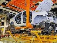 По итогам года АвтоВАЗ планирует выпустить почти 230 тыс. машин