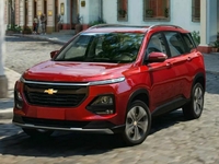 В России к заказу доступен Chevrolet Captiva из ОАЭ