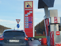В России в 81 регионе зафиксировали снижение цен на бензин