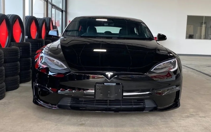      Tesla Model S  12,8  