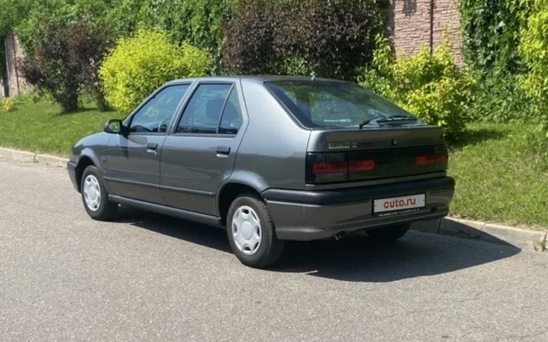      25- Renault 19    