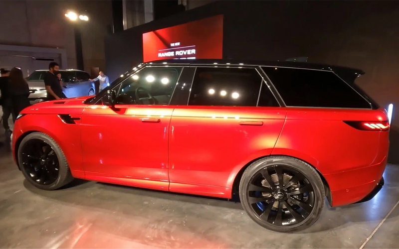 В России предлагают купить Range Rover Sport нового поколения