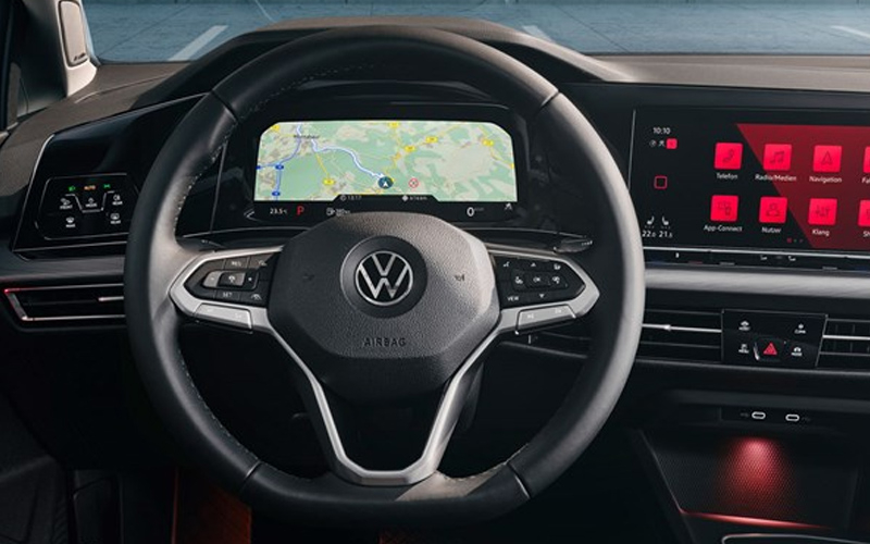 Volkswagen решила вернуть физические кнопки на руль, вместо сенсорных